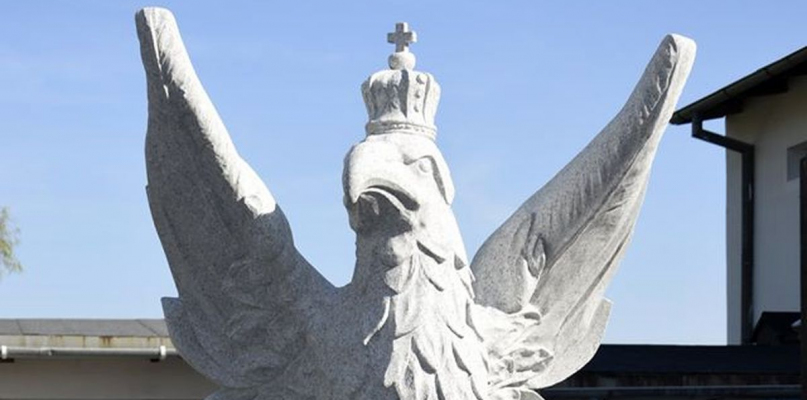 Gostyniński rzeźbiarz na 100-lecie odzyskania niepodległości - Zdjęcie główne