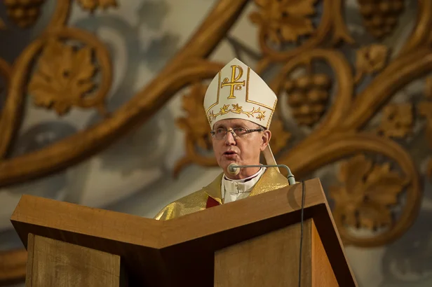 Biskup Płocki apeluje do diecezjan. Prosi o wsparcie i modlitwę za Ukrainę - Zdjęcie główne