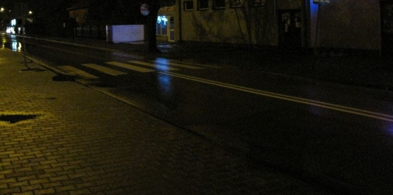 Początek ulicy Wojska Polskiego bez oświetlenia! Mieszkańcy oburzeni - Zdjęcie główne