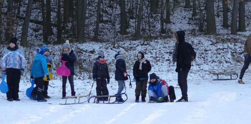 Trwają zimowe półkolonie! Zobacz, jak bawią się dzieci z Gostynina - Zdjęcie główne