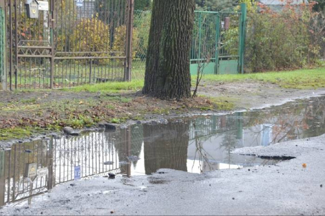Co z chodnikiem na Jabłonkowej w Dobrzelinie? - Zdjęcie główne