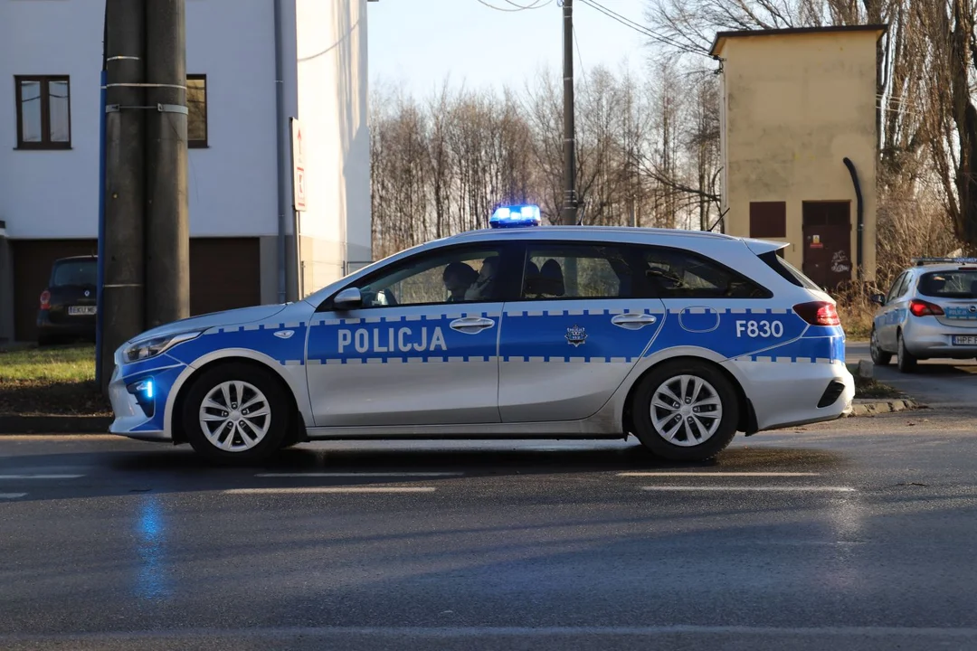 Kutnowska policja: kierowca audi przekroczył prędkość o 110 km/h, dostał 2,5 tysiąca złotych mandatu - Zdjęcie główne