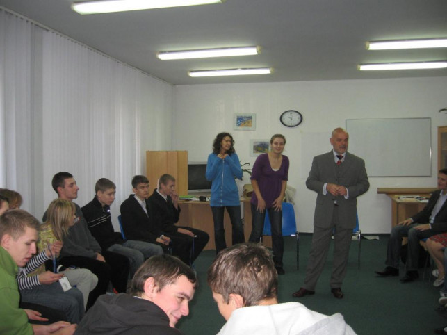 Kutnowscy licealiści przygotowują się do debaty - Zdjęcie główne