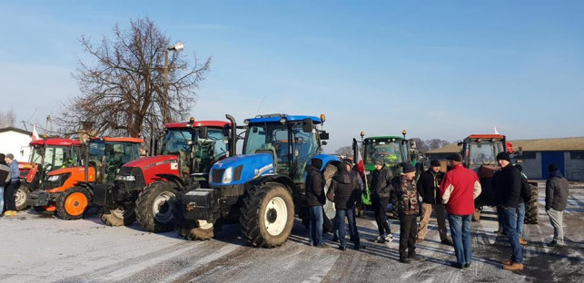 Rolnicy protestują! Blokują drogi w naszym regionie - Zdjęcie główne