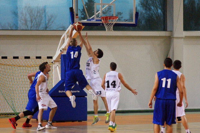Cenna wygrana koszykarzy KKS Pro-Basket Kutno w Rozgrywkach 2 Ligi  - Zdjęcie główne