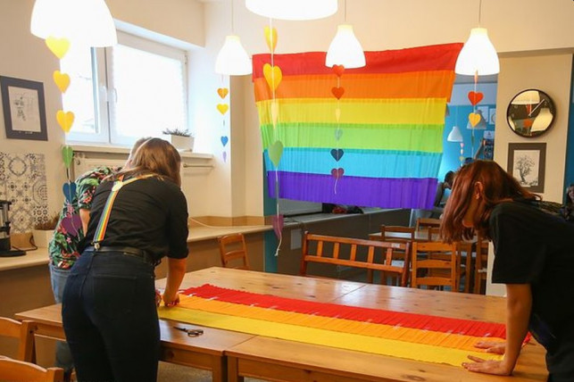 Chcą wspierać gejów i lesbijki. Tęczowy Piątek także w szkołach w Kutnie? - Zdjęcie główne