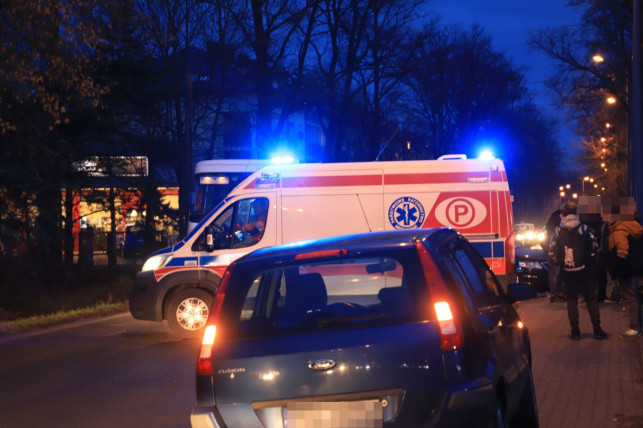 [AKTUALIZACJA][ZDJĘCIA] Wypadek na Oporowskiej! Poszkodowane aż 4 osoby! - Zdjęcie główne