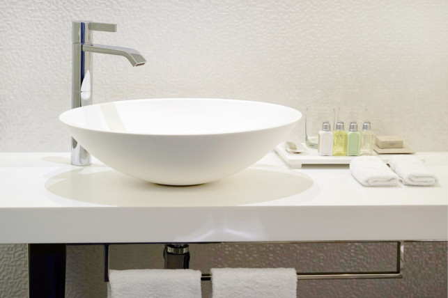 4 najpopularniejsze rodzaje umywalek łazienkowych wybierane przez Polaków. Czy znasz je wszystkie? - Zdjęcie główne