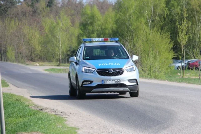 Policyjny pościg za kierowcą audi. Uciekinierowi grozi nawet kilka lat więzienia - Zdjęcie główne