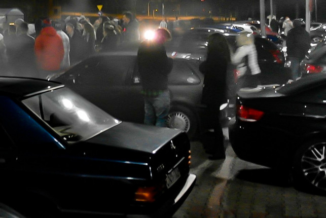 Nocne drifty i hałas na parkingu zmorą mieszkańców - Zdjęcie główne