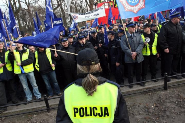 Policjanci z Kutna będą manifestować w Warszawie. „Muszą spełnić nasze żądania” - Zdjęcie główne
