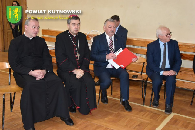[ZDJĘCIA] Biskup z wizytą w Kutnie. Odwiedził dzieciaki z SOSW - Zdjęcie główne