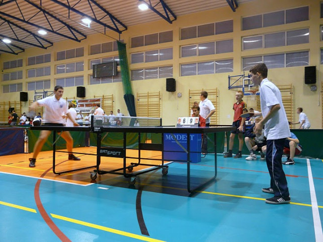 Ponad setka graczy na mistrzostwach w tenisie stołowym - Zdjęcie główne