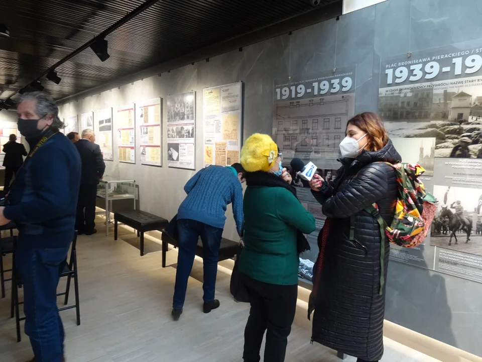 Wystawa "Kutno w stanie wojennym" oficjalnie otwarta. Obejrzysz ją w centrum miasta [ZDJĘCIA] - Zdjęcie główne