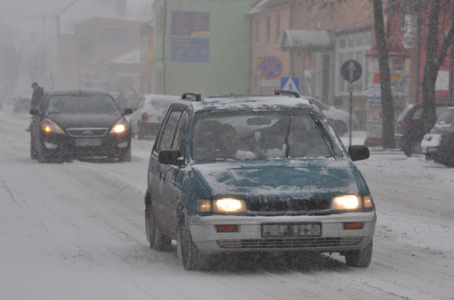 Wiosna się nie spieszy - zima znów zaatakuje w Kutnie. Spadnie do 15 cm śniegu - Zdjęcie główne
