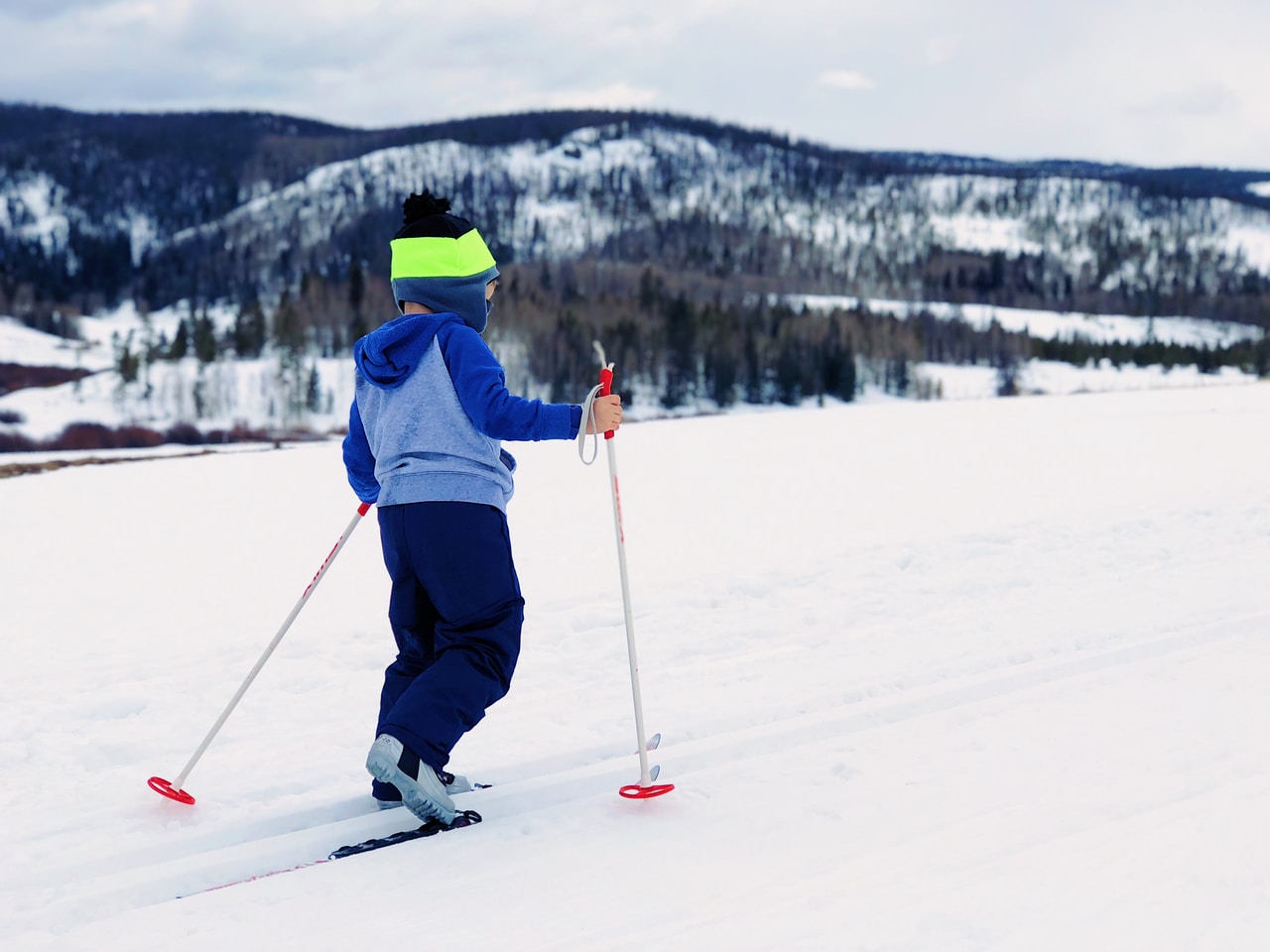 Dlaczego warto wysłać dziecko na obóz narciarski? - Zdjęcie główne