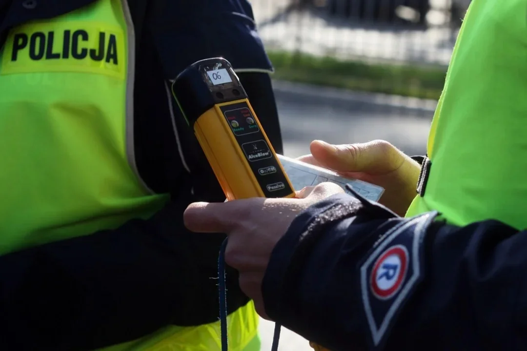 Pijany kierowca zatrzymany. Przyjechał do sklepu, bo... skończył mu się alkohol - Zdjęcie główne