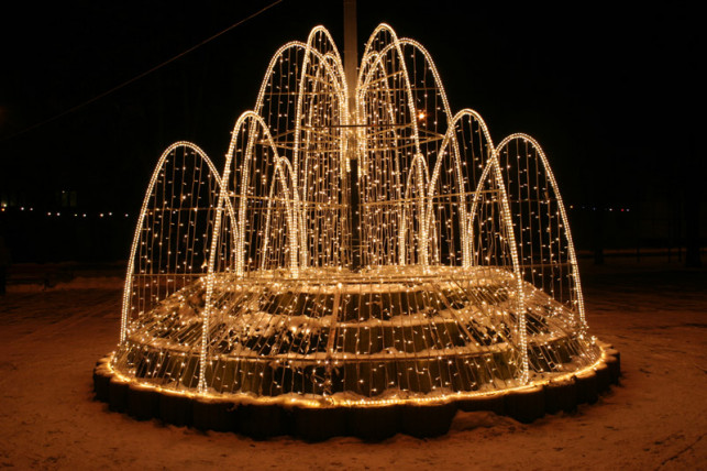 Świetlista fontanna w Krośniewicach - Zdjęcie główne