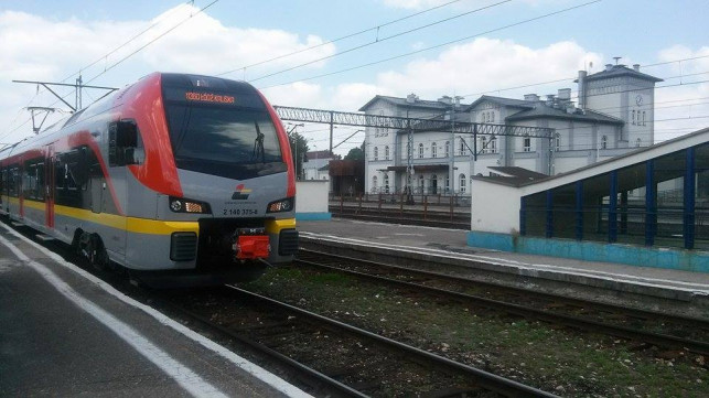 Pociągiem dojadą na każdą zmianę. Będą dodatkowe kursy dla pracowników - Zdjęcie główne