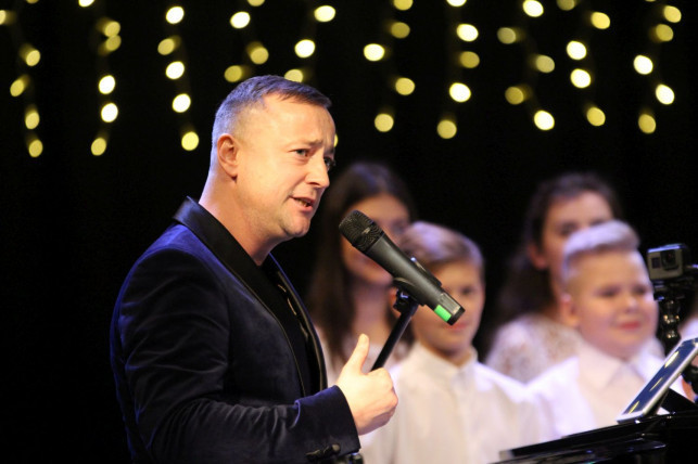 Czesław Mozil zaśpiewa na Wigilii Miejskiej - Zdjęcie główne