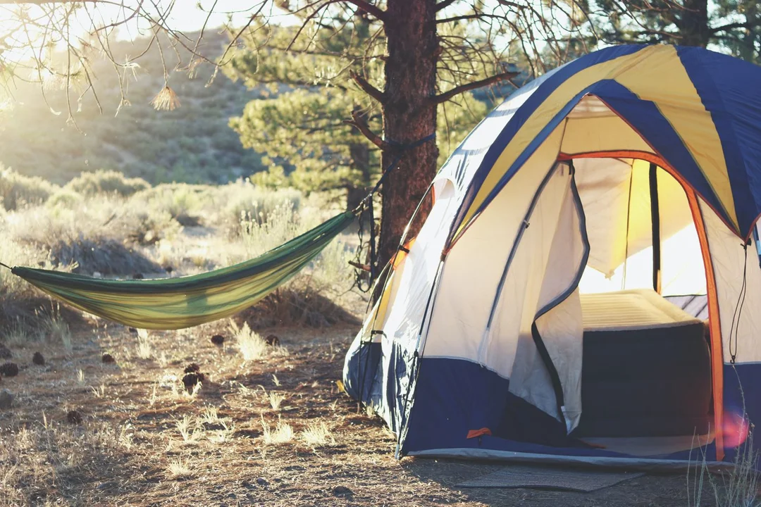 Jak się przygotować na wyjazd pod namioty? - Zdjęcie główne