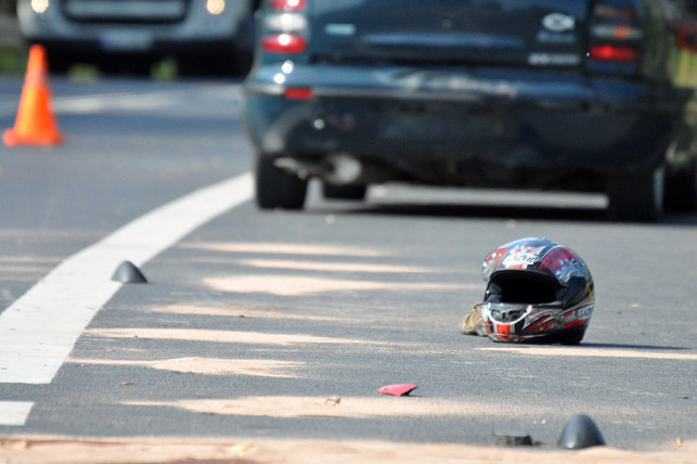 Wypadek na drodze krajowej. Młody motocyklista ciężko ranny, w akcji LPR - Zdjęcie główne
