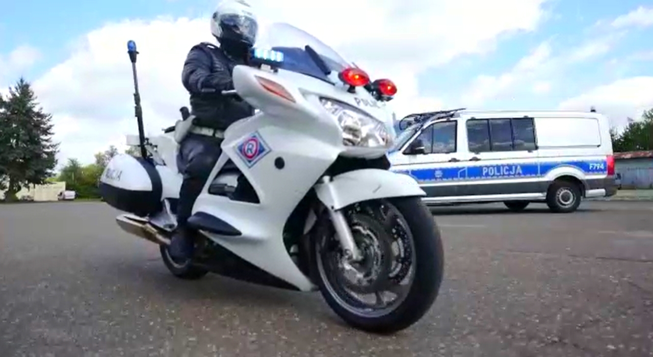 Kutnowscy policjanci zachęcają do wstąpienia w ich szeregi i publikują efektowne WIDEO. "Zostań jednym z nas" - Zdjęcie główne