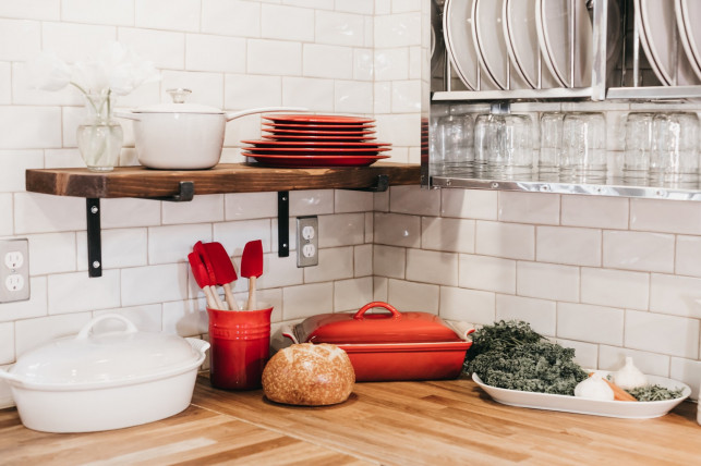 Kolorowe wyposażenie kuchni – jak w prosty sposób ożywić wnętrze? - Zdjęcie główne