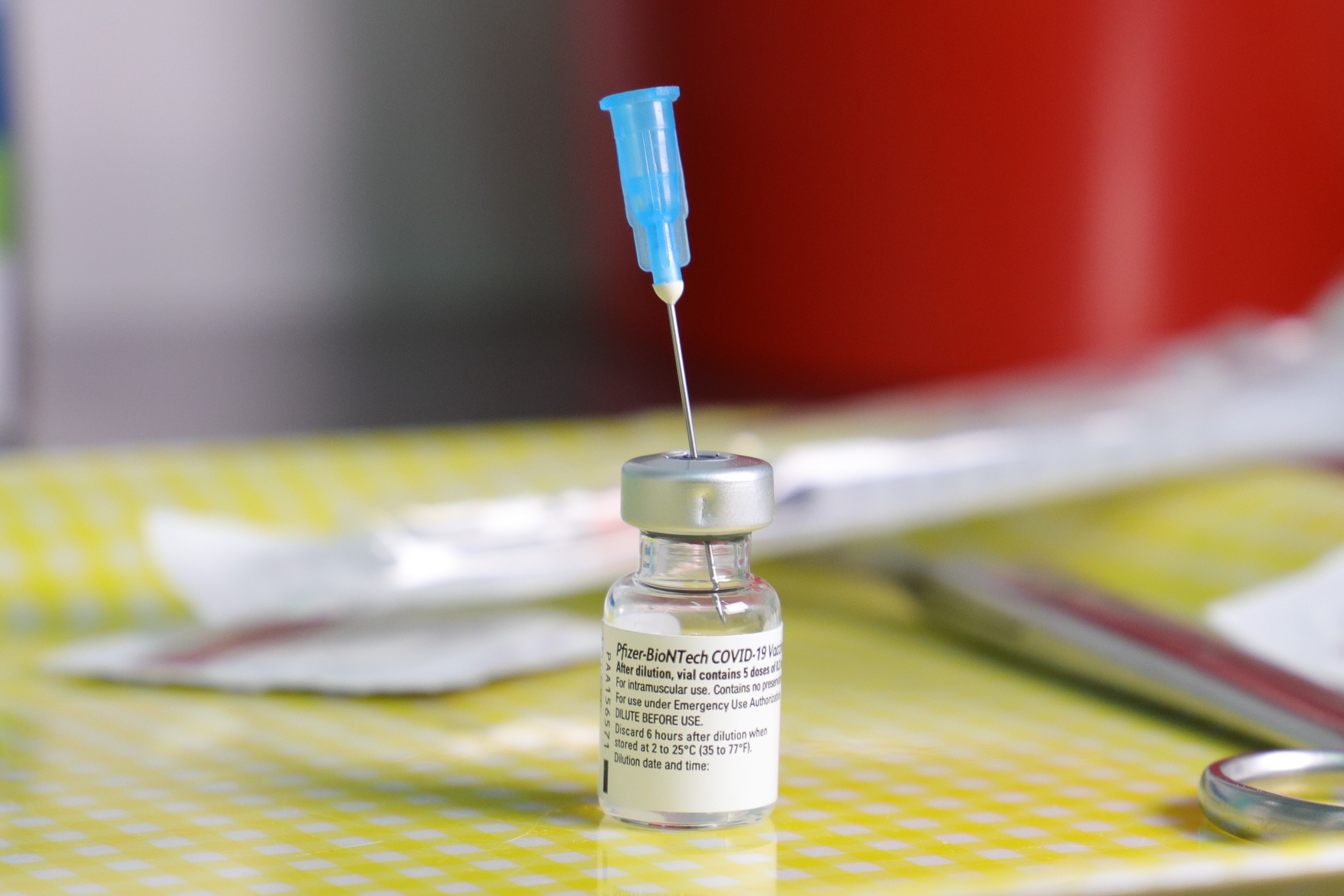Szczepionka na koronawirusa - czym właściwie jest i co się w niej znajduje? - Zdjęcie główne