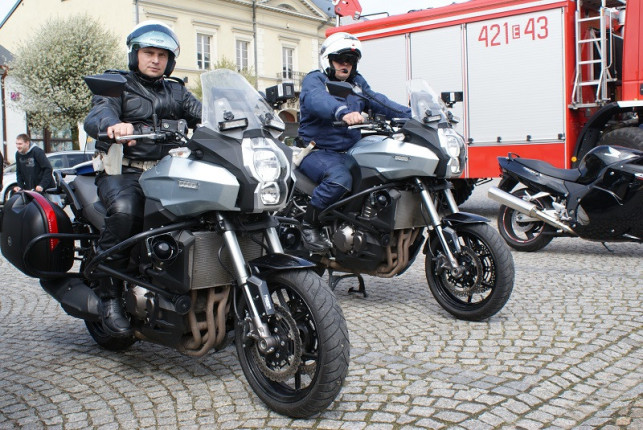 Policjanci na motocyklach wyjechali na ulice - Zdjęcie główne