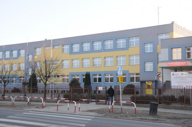 Pustki w pierwszych klasach i oblężenie przedszkoli. Kto straci na rządowej nowelizacji? - Zdjęcie główne
