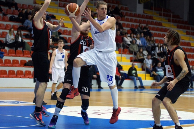 Przegrana koszykarzy KKS Pro-Basket Kutno w rozgrywkach 2 Ligi Męskiej - Zdjęcie główne