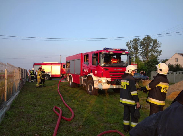 [FOTO] Pożar pod Żychlinem. W akcji kilkunastu strażaków - Zdjęcie główne