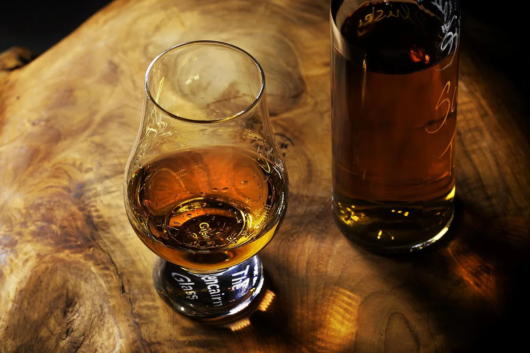 Wszystko co warto wiedzieć o whisky - Zdjęcie główne
