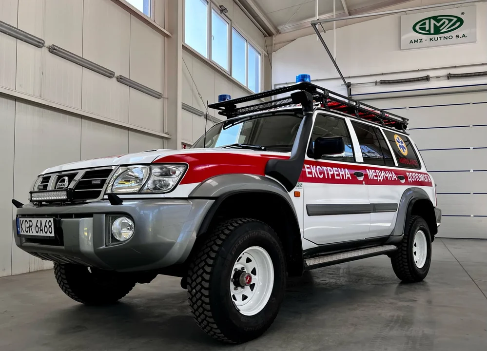 Ambulans z Kutna pojechał na Ukrainę: „To auto do zadań specjalnych” [ZDJĘCIA/WIDEO] - Zdjęcie główne