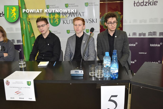 [ZDJĘCIA/WIDEO] Powiat zorganizował konkurs. Młodzież pojedzie do Sejmu i Pałacu Prezydenckiego - Zdjęcie główne
