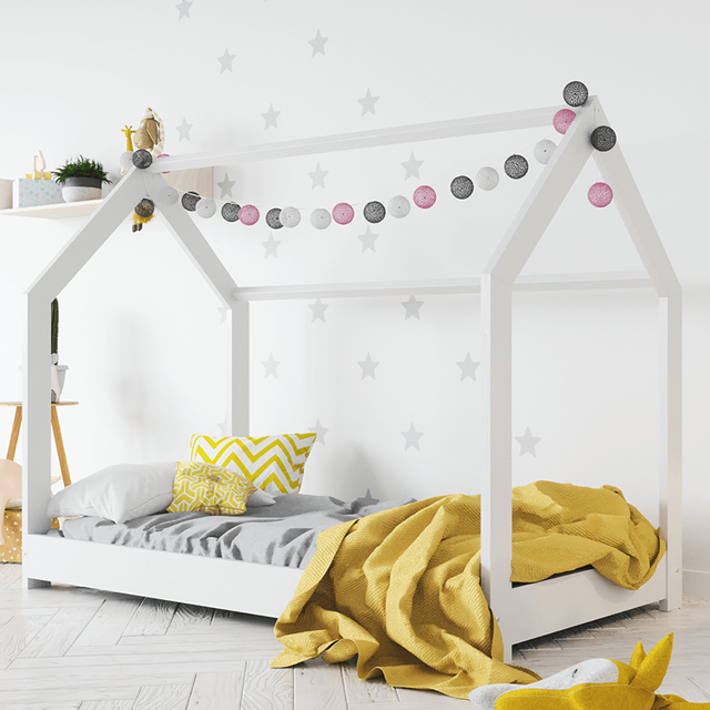 Łóżko domek, meble i pomysłowe dekoracje oraz dodatki, czyli cenne rady i wskazówki jak urządzić pokój dziecięcy - Zdjęcie główne
