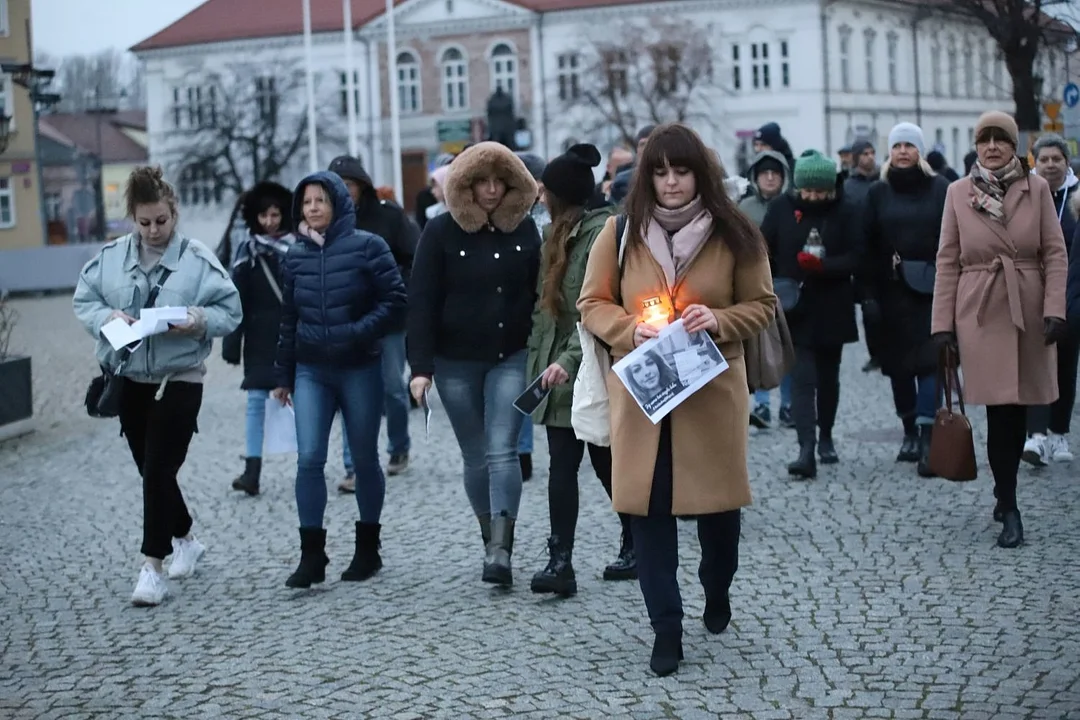 „Ani jednej więcej”. Już dziś w Kutnie kolejny protest przeciwko prawu antyaborcyjnemu  - Zdjęcie główne