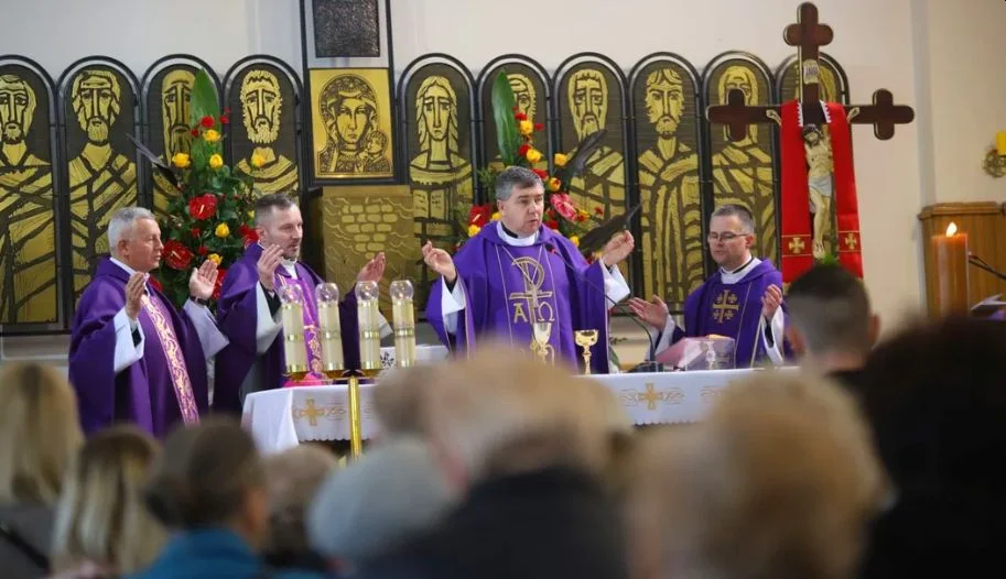 Historyczny dzień w diecezji. Ten kapłan przejął urząd po biskupie Dziubie - Zdjęcie główne