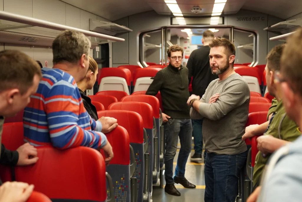Marszałek wysyła pociąg ŁKA po uchodźców z Ukrainy. Już jutro przyjadą do naszego województwa [ZDJĘCIA] - Zdjęcie główne