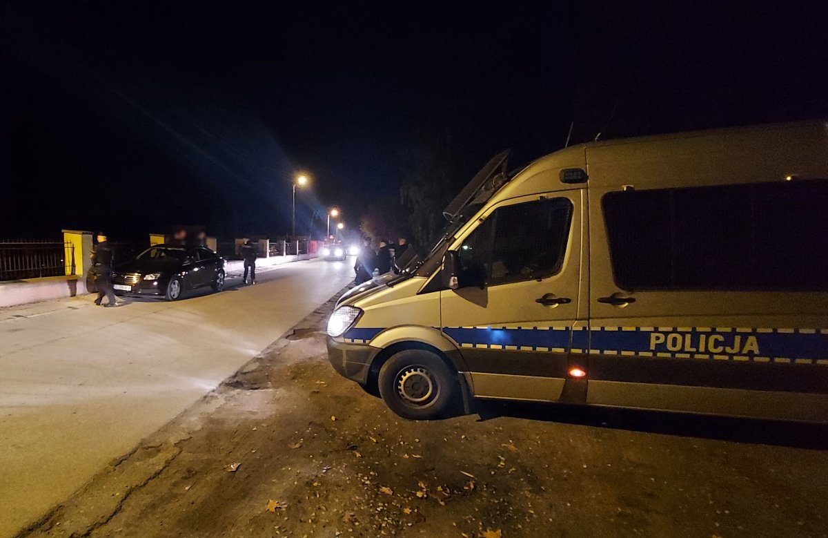 Spora akcja policji w powiecie łęczyckim. Wpadło trzech kierowców, dwie osoby posiadały narkotyki  - Zdjęcie główne