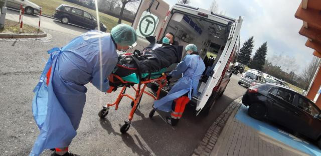 Koronawirus w Polsce. Główny Inspektor Sanitarny apeluje - Zdjęcie główne