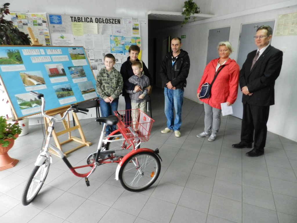 Przekazanie rowerka rehabilitacyjnego w Daszynie - Zdjęcie główne