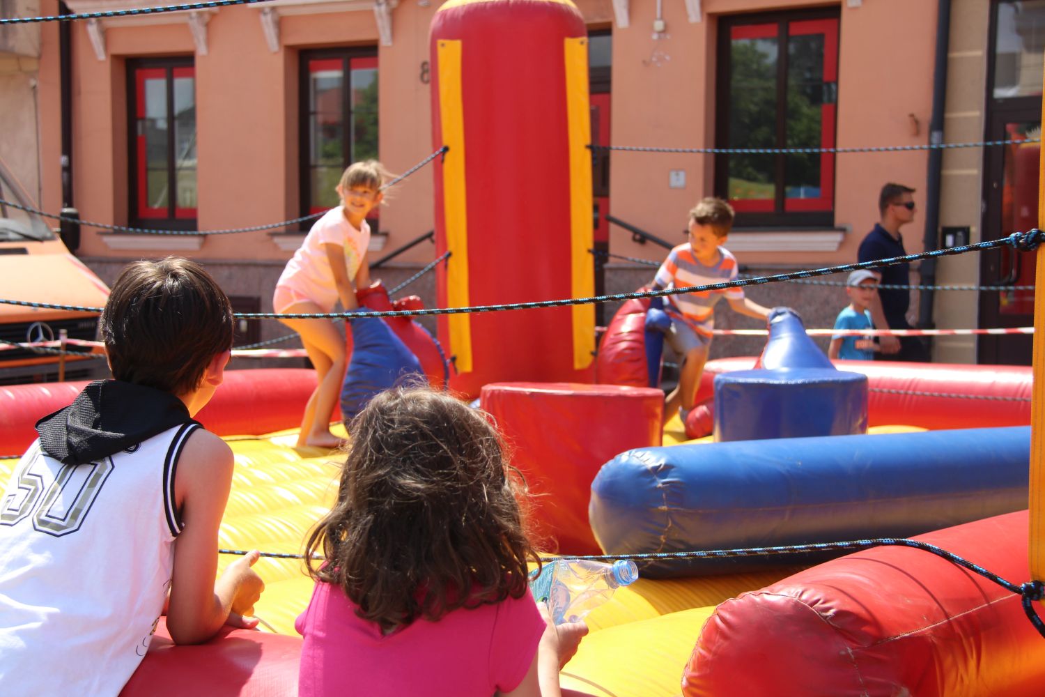 Szalona zabawa na placu Kościuszki! Trwa Dzień Dziecka po łęczycku - Zdjęcie główne