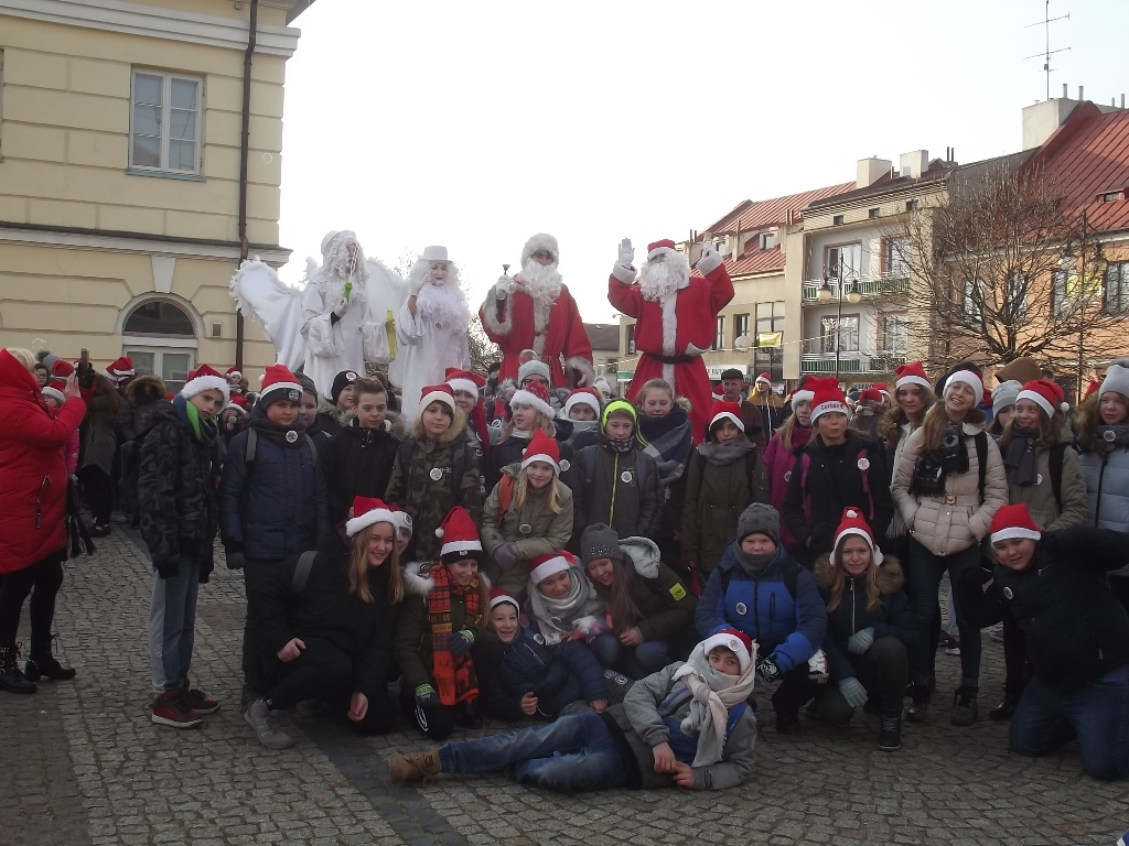 Parada Mikołajów na ulicach Łęczycy [ZDJĘCIA] - Zdjęcie główne