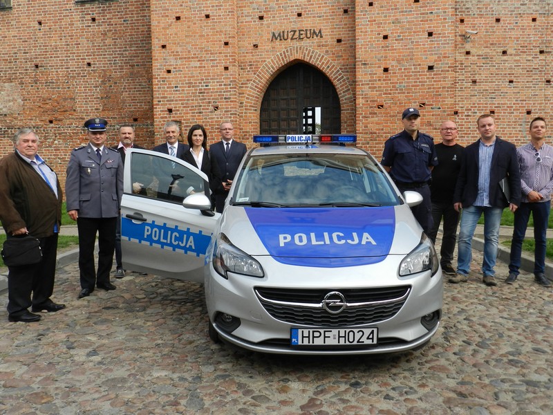 Policja otrzymała nowy radiowóz - Zdjęcie główne