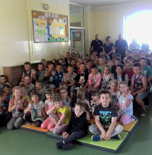 Dzielnicowi rozmawiali o bezpieczeństwie w czasie wakacji - Zdjęcie główne