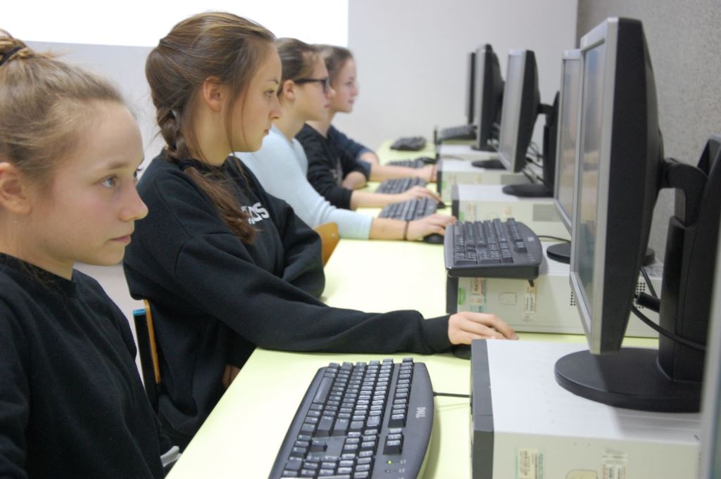 Warsztaty programowania w języku C w łęczyckim gimnazjum - Zdjęcie główne