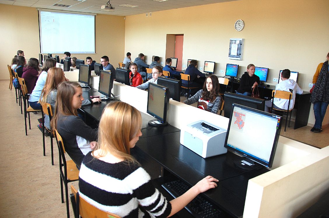 Gimnazjaliści uczyli się matematyki i informatyki na Uniwersytecie Łódzkim  - Zdjęcie główne