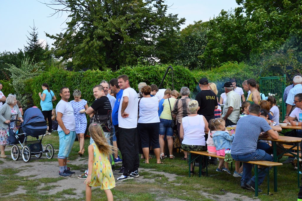 Trwa Rodzinny Piknik Kajakowy na miejskich zalewach [ZDJĘCIA] - Zdjęcie główne